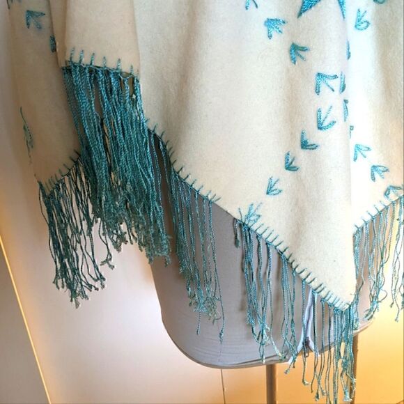 Gorgeous Vintage Boho Square Wool Frog Closure Square Shawl - Picture 10 of 13